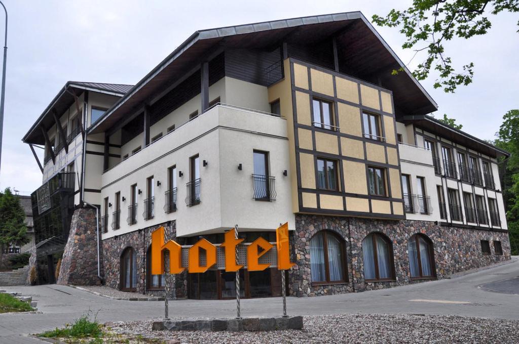 Hotel Pod Kluka スウプスク エクステリア 写真